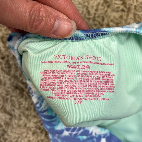 NWT Victoria’s Secret blue pineapple one piece halter swimsuit sz sm - Picture 6 of 6